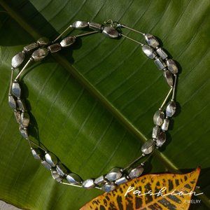 Elegant Necklace in Gold or Silver Tone